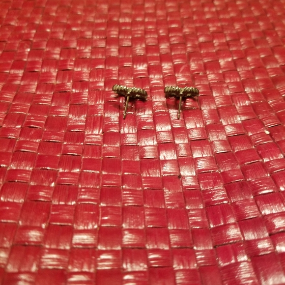 Vintage Chanel CC Logo Earrings - Picture 4 of 5